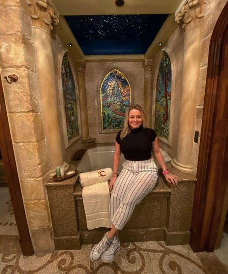 Kirsty Eccleston star hot image