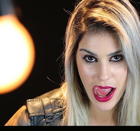 DeiaCassali model perfect photo