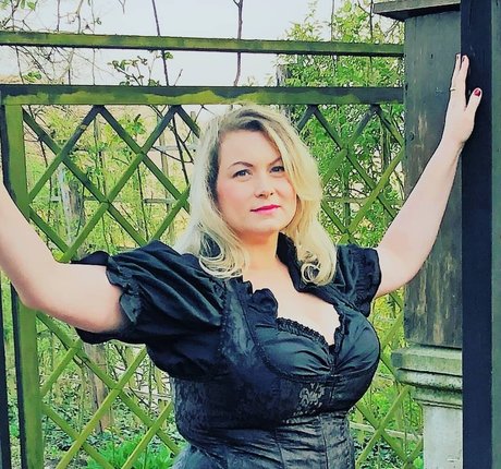 pati rose_ model adult photos