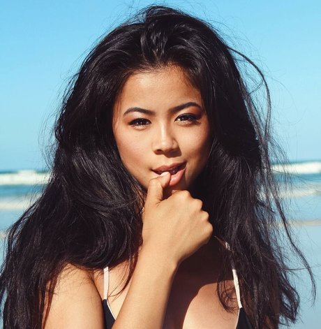 Leah Lewis star exclusive img