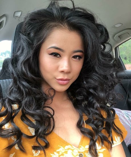 Leah Lewis perfect pornstar image