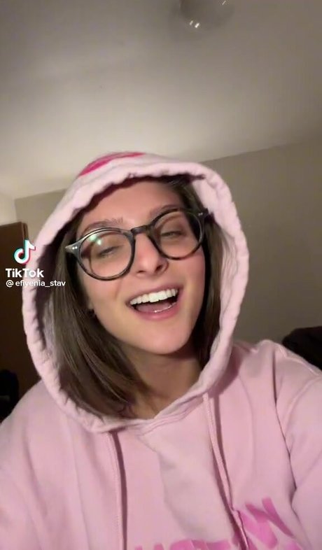 Efiyenia Stavropoulos star nudes gallery