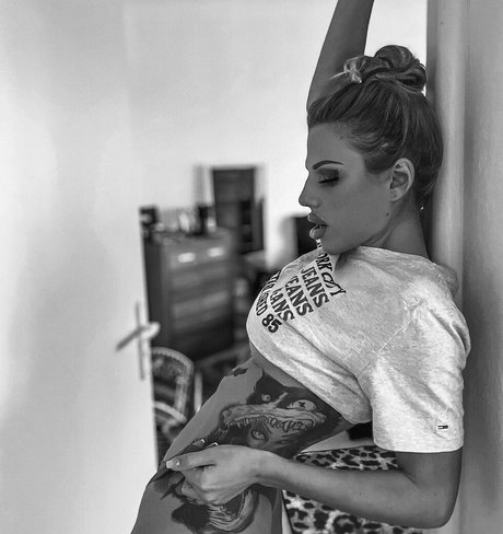 Nessyfox nude actress gallery