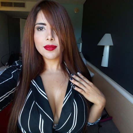 Elda De La Torre Profile pic