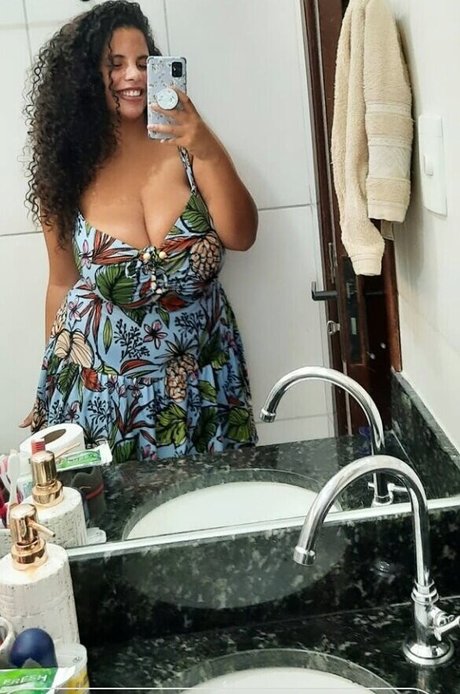 Mayla Coimbra sexy pornstar img