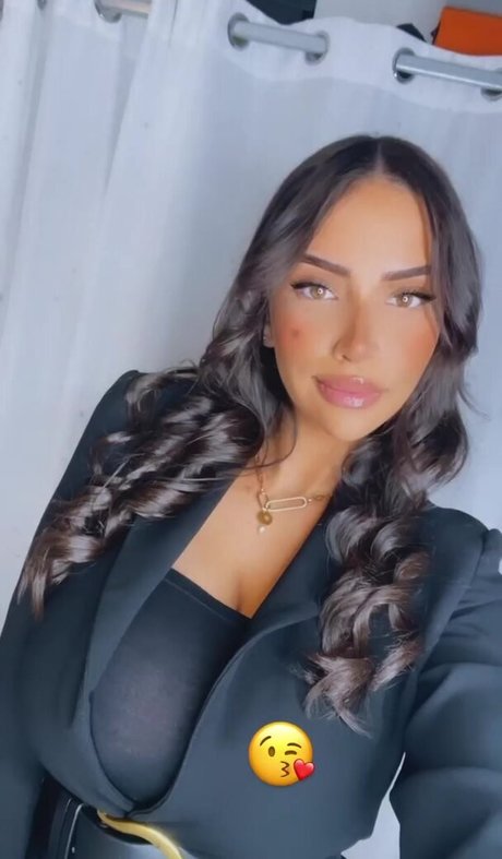 Chirine Sabaiti nice star pics