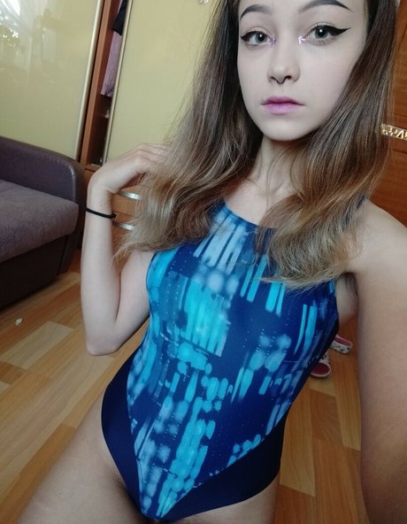 Tinybabyflower model sexy pic