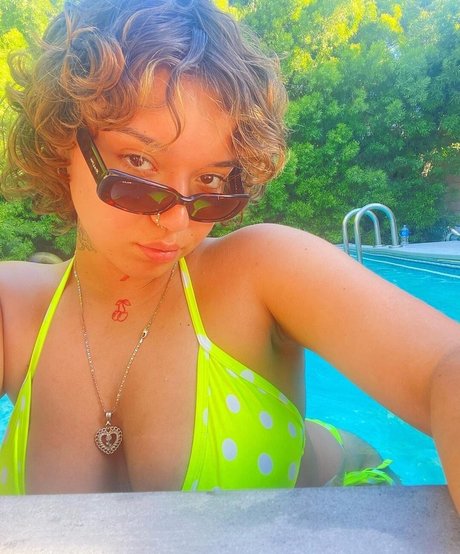 Gualaguna model top pic