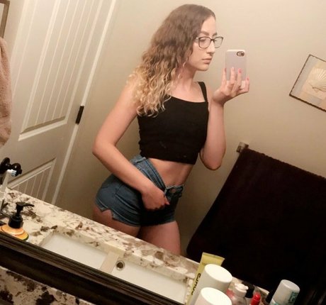 Mommyjae nude actress pics