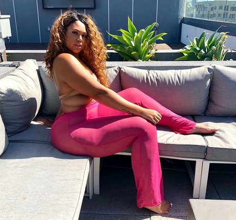 Alexus Danisha model pictures