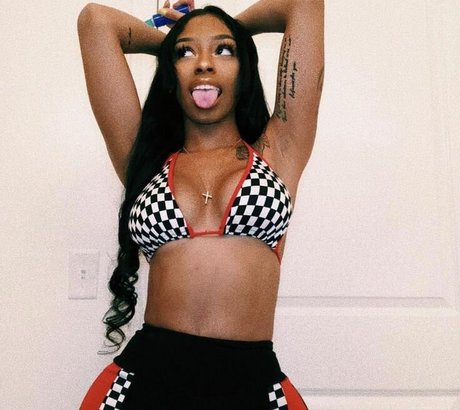 Realamarie art pornstar photo