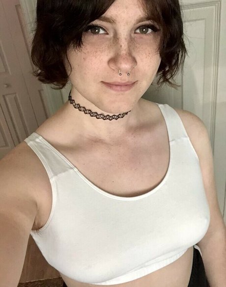 Scarlet Skeie pornstar pretty pic