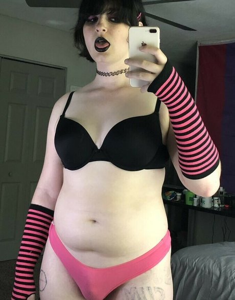 Scarlet Skeie art actress img