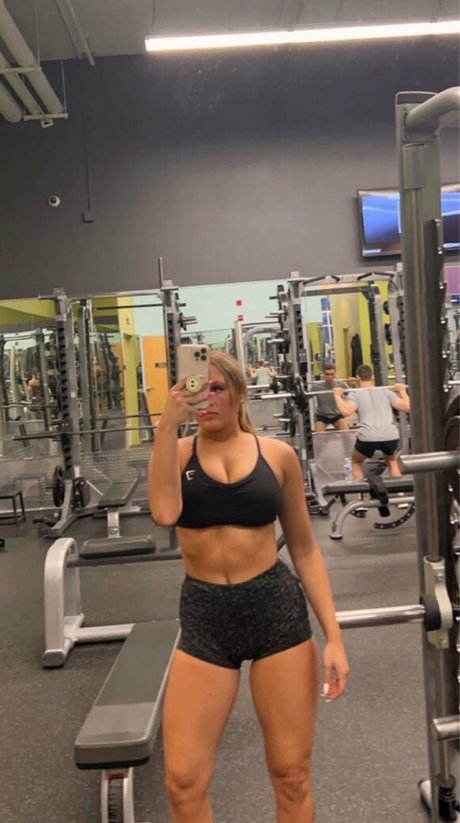 Gracie Diewald sexy model gallery