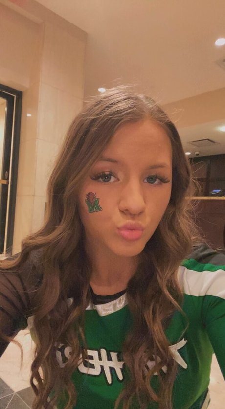 Alexus Emerson hd actress photo