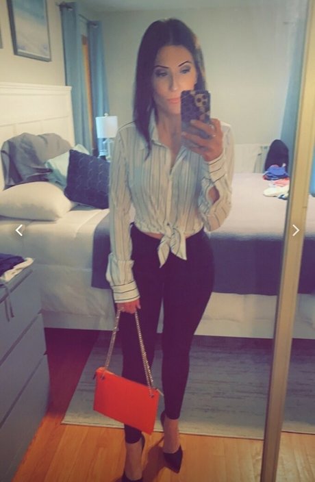 Elle Baker pornstar top pictures