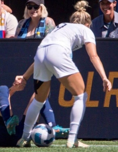 Kristie Mewis naked star gallery