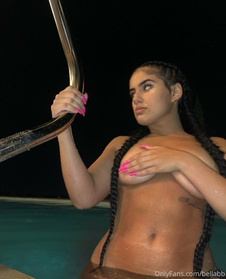 Bella Lagares nude model image