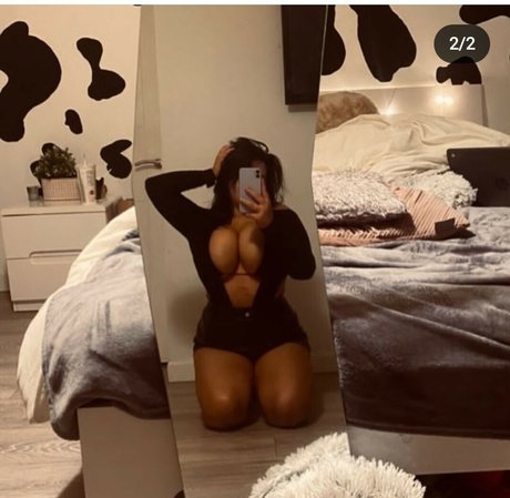 Courtney Leigh adult model pictures