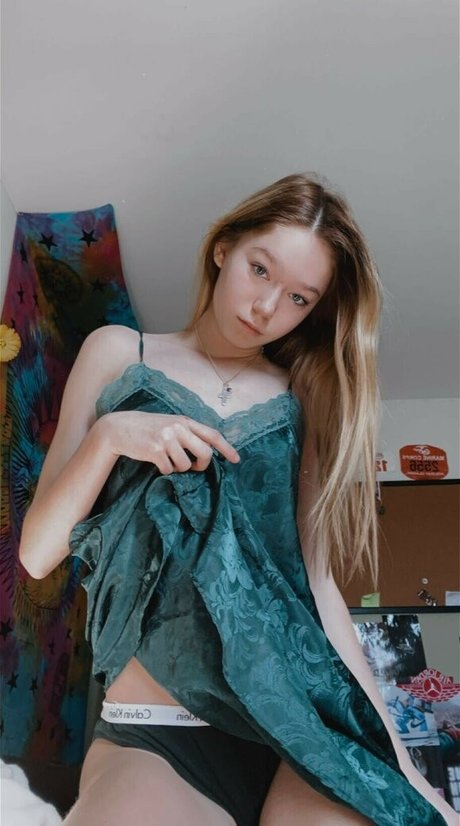 babylipss13 exclusive pornstar photo