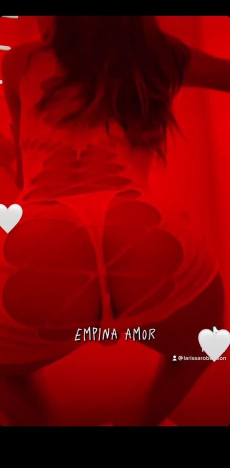 Larissa Robertson model art photo