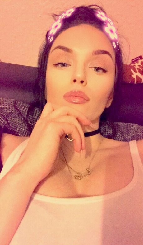 Deeababe hot actress image