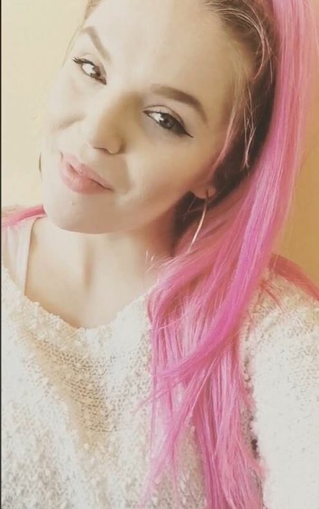 Deeababe pornstar nude img