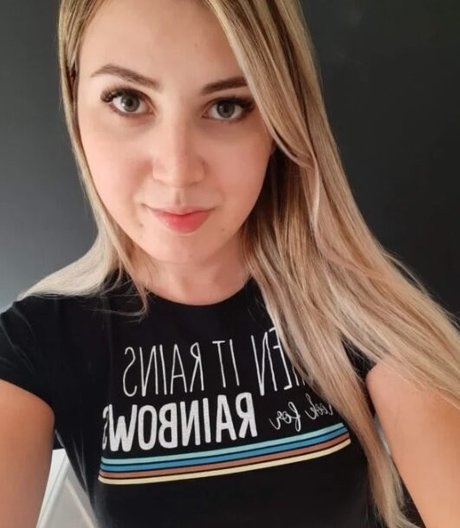 Angel Isis star exclusive pic