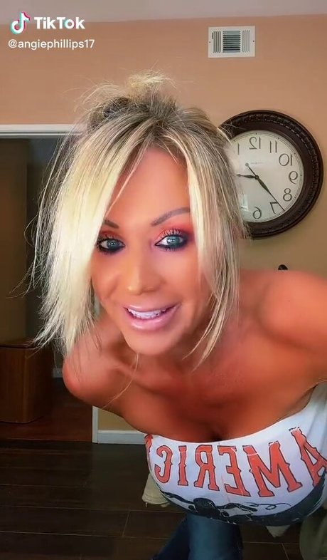 Angie Phillips top star picture
