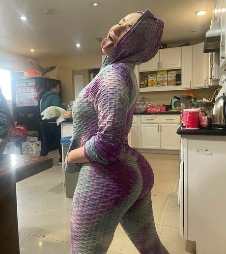 Mizvanezza xxx actress img