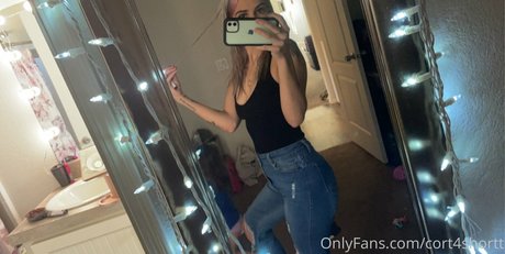 cort4shortt star high quality pic