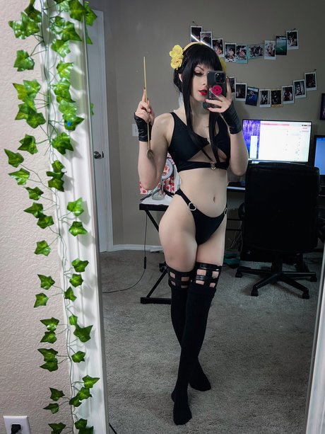 PeachyFry model xxx pic