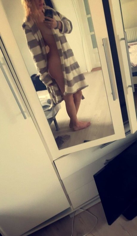 Sandra Gowska star sexy photos