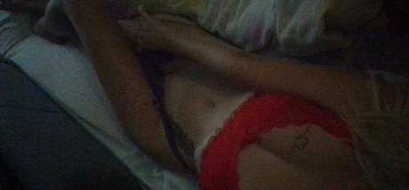 Sandra Gowska model naked image