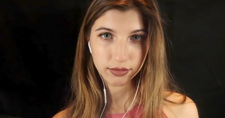 ASMR FrivolousFox hot star photo