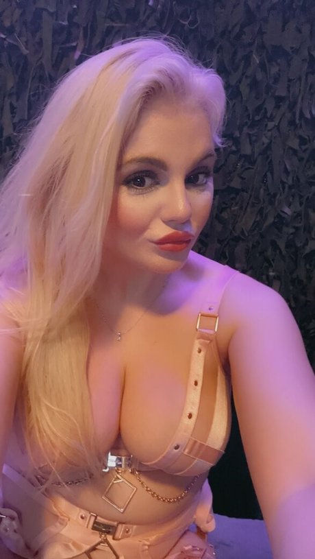 thekatyjayne nudes model pic