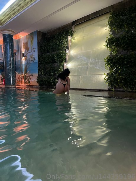 Redona Koci star naked image