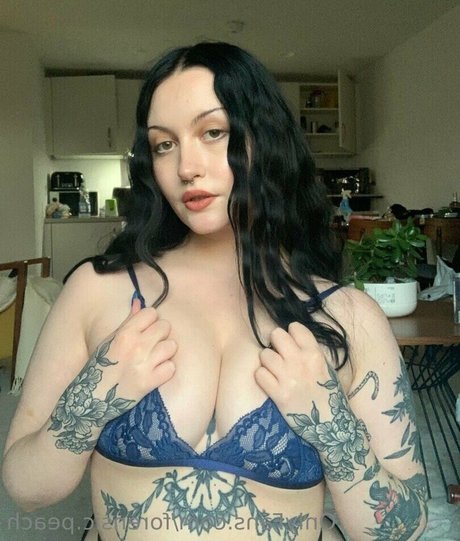 Mary Kellas model high quality images