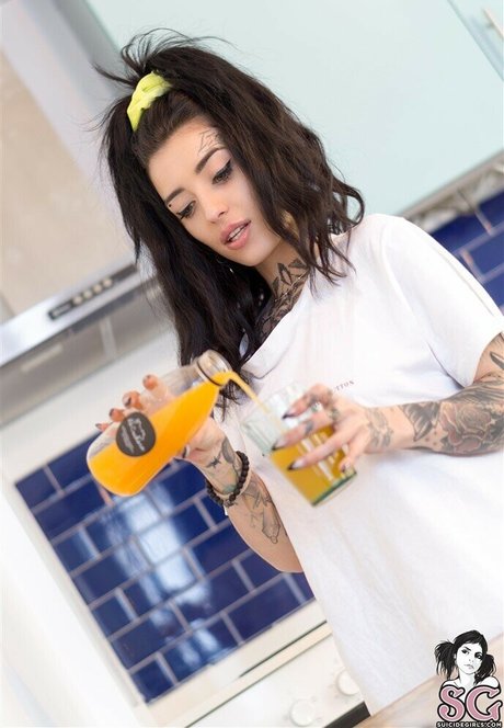 lilith sg nice model img