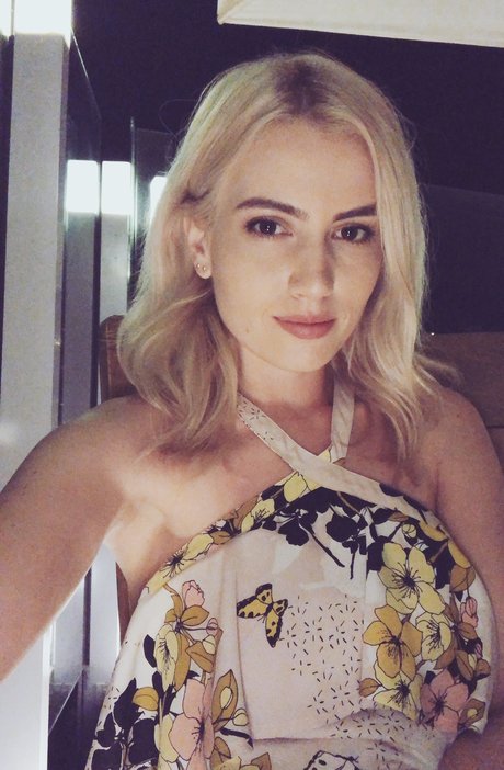 sarrabooo free pornstar archive