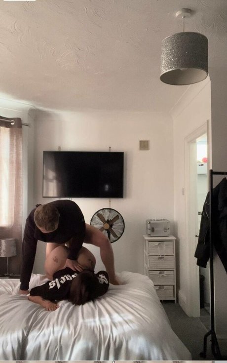 Mel Farahmand porn actress image