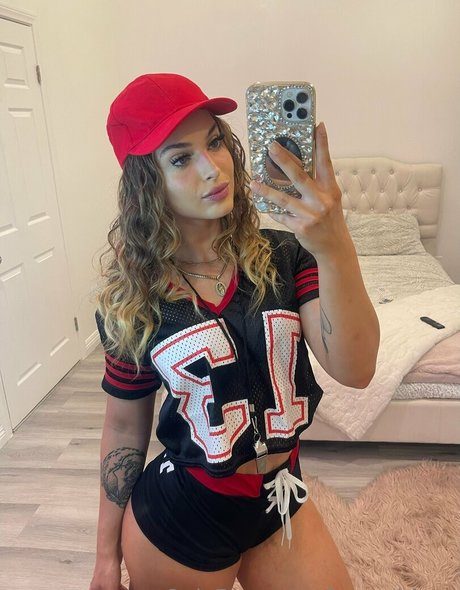 foxyashlynn nudes star images