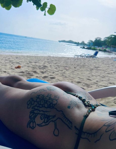 Casi Torres model hd image