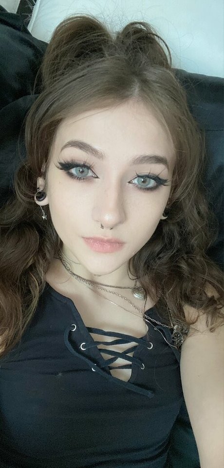 Prettyhostage pornstar nudes pic