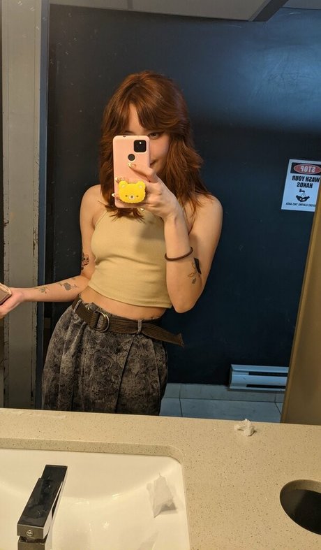 nyaomaruu naked model gallery