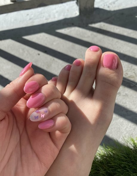 Eliza eves art star pic