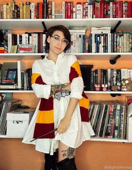 Skyhook Nova porn actress photos