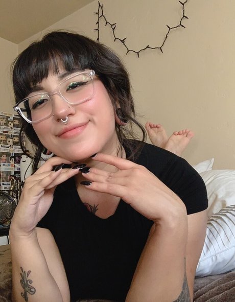 Damnitselin naked actress archive