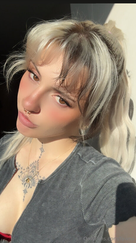 Fawnx porn actress gallery