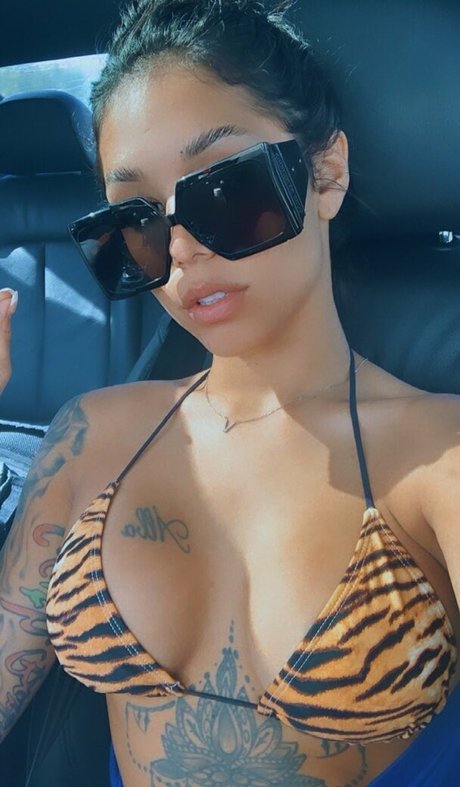 camila cortez star art picture